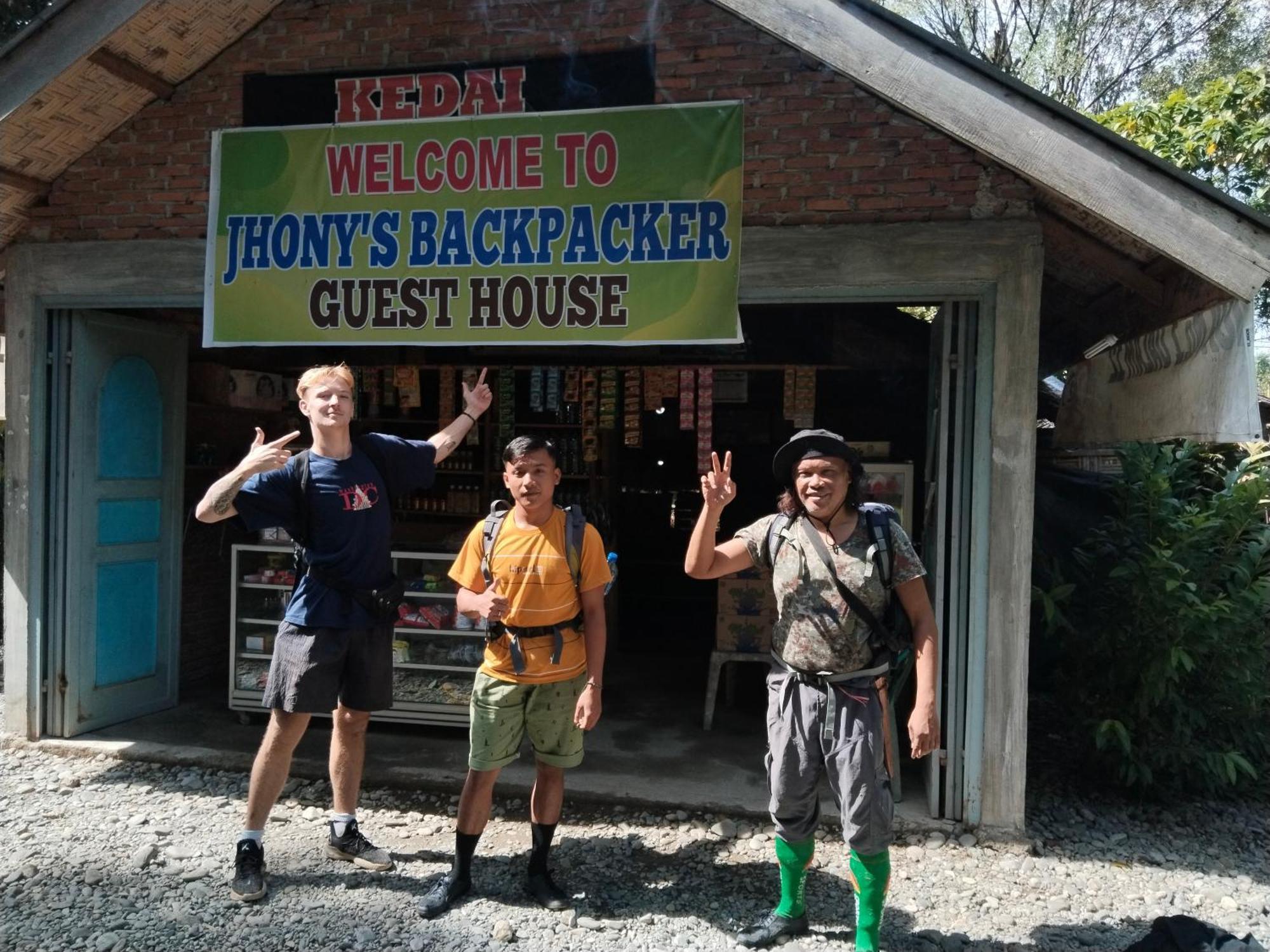 Jhony'S Backpacker-Guest House Only Stay Here Book Treking With Us Bukit Lawang Exterior foto