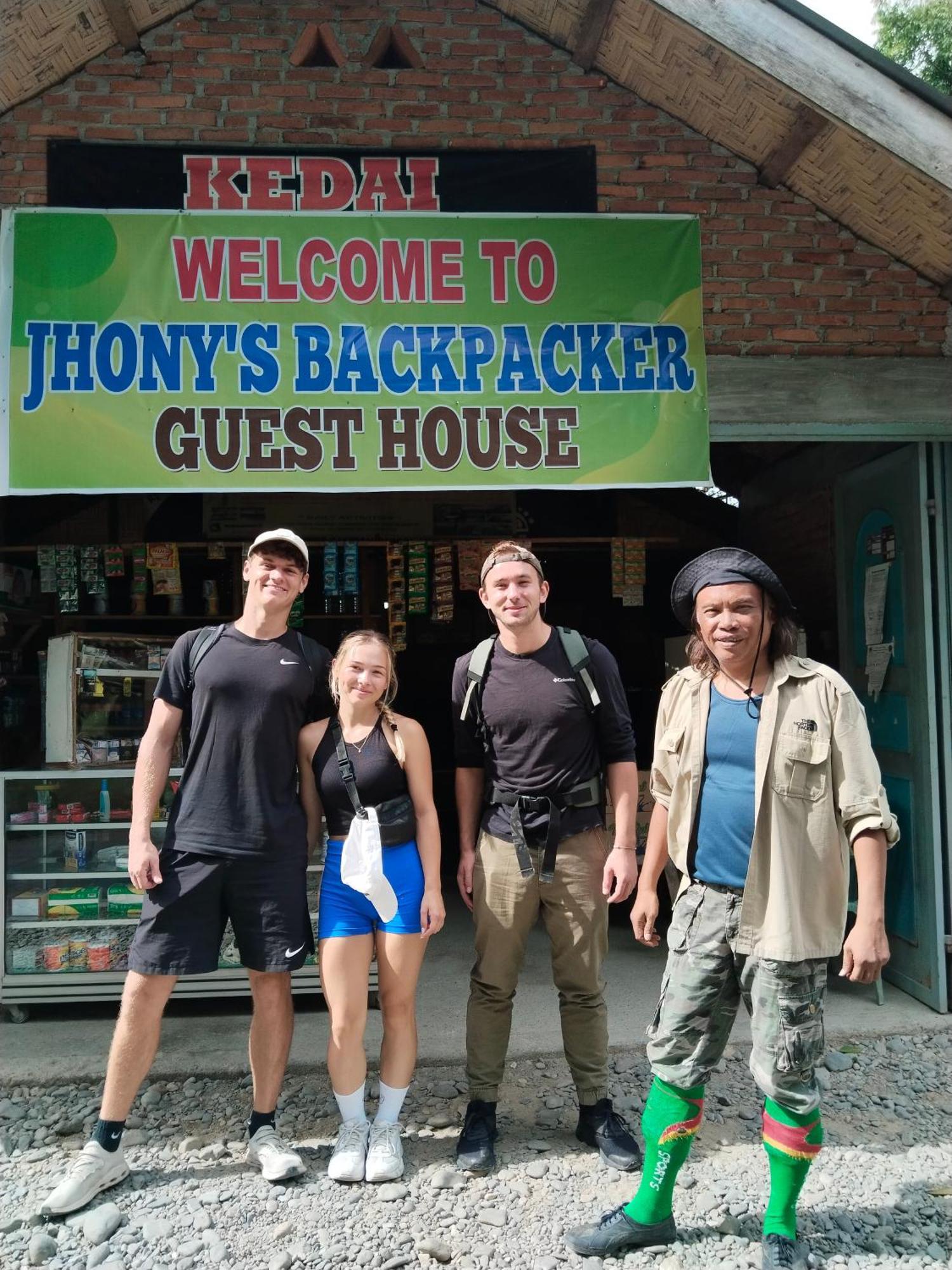 Jhony'S Backpacker-Guest House Only Stay Here Book Treking With Us Bukit Lawang Exterior foto