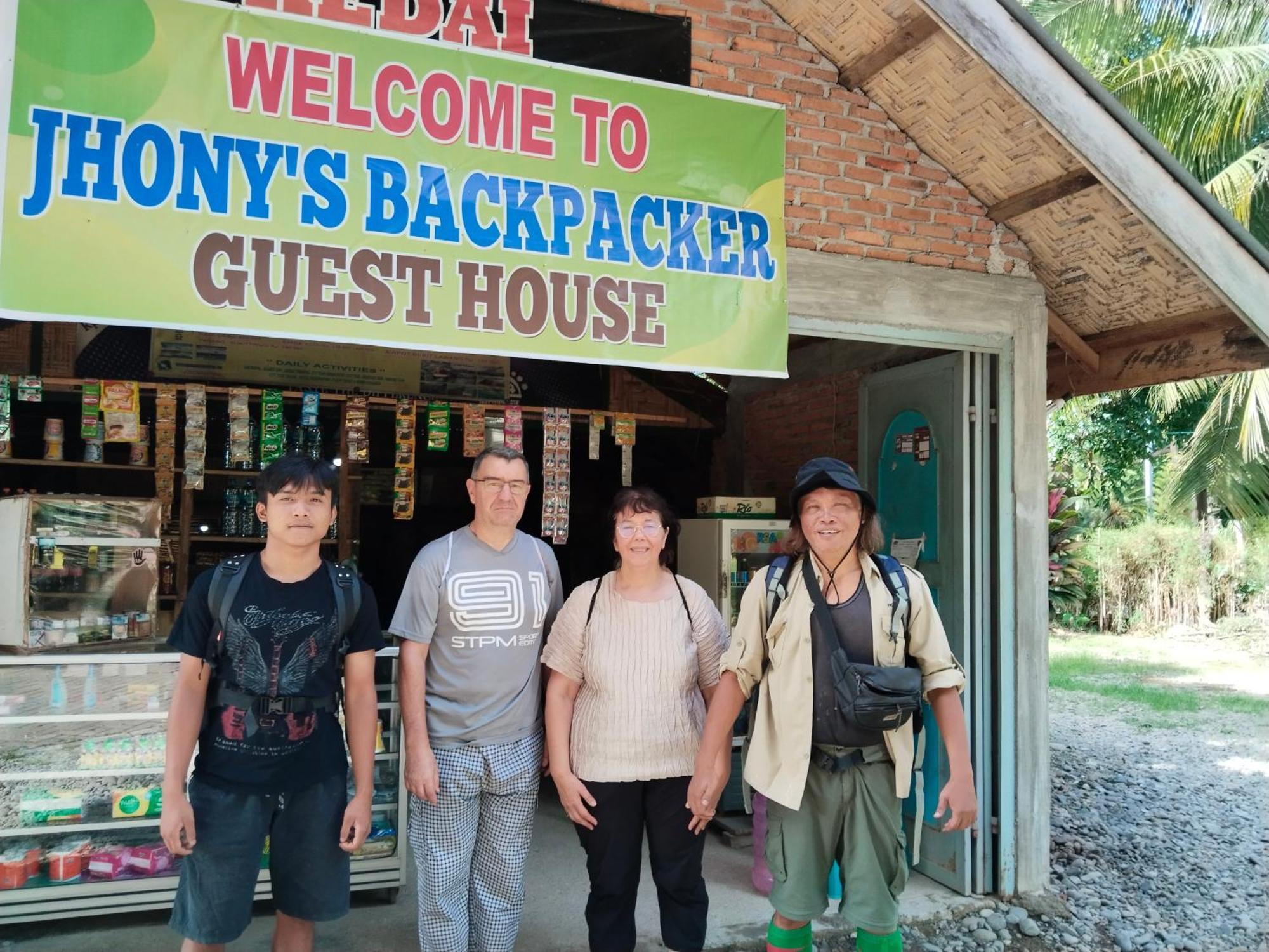 Jhony'S Backpacker-Guest House Only Stay Here Book Treking With Us Bukit Lawang Exterior foto