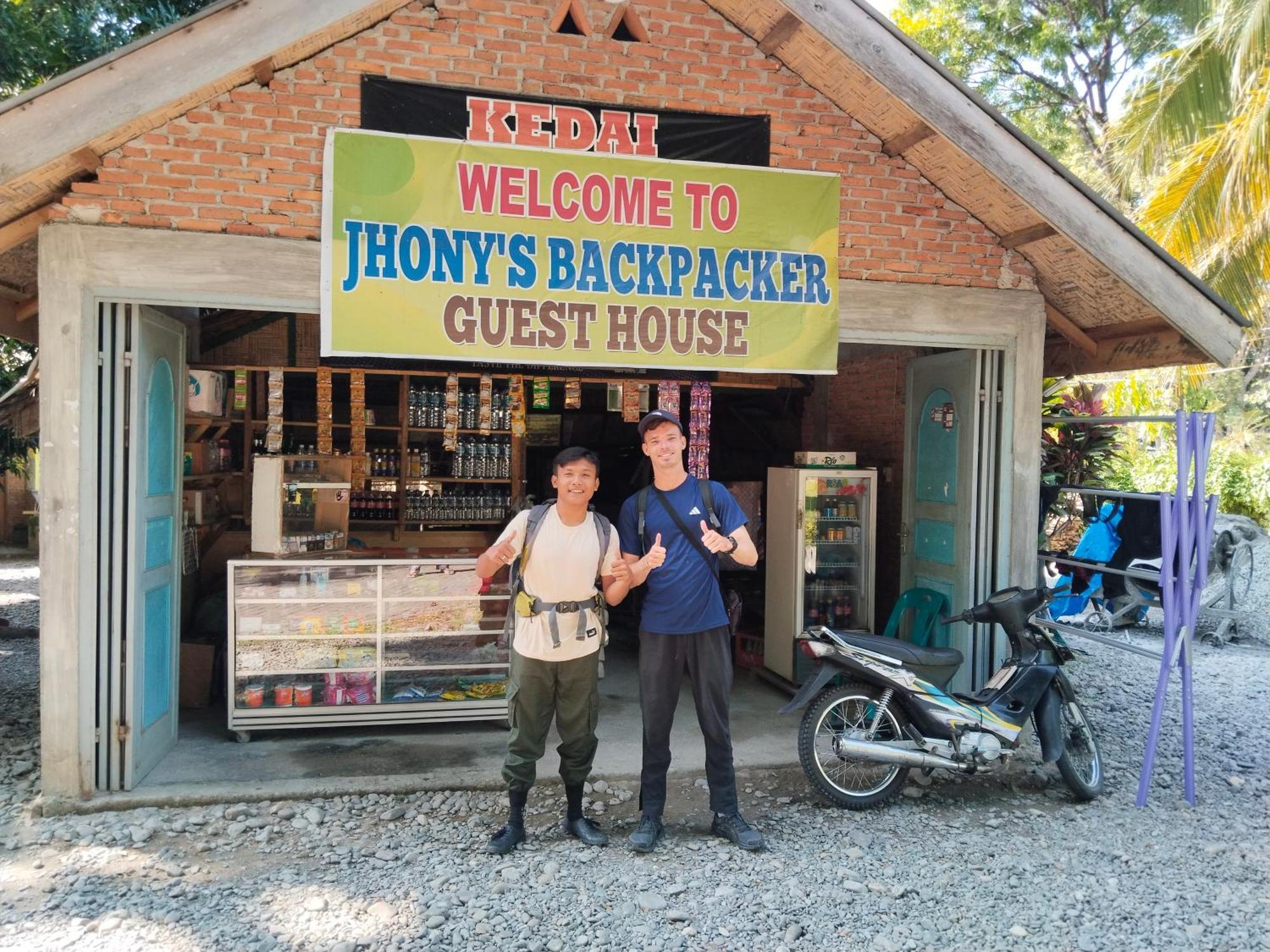 Jhony'S Backpacker-Guest House Only Stay Here Book Treking With Us Bukit Lawang Exterior foto